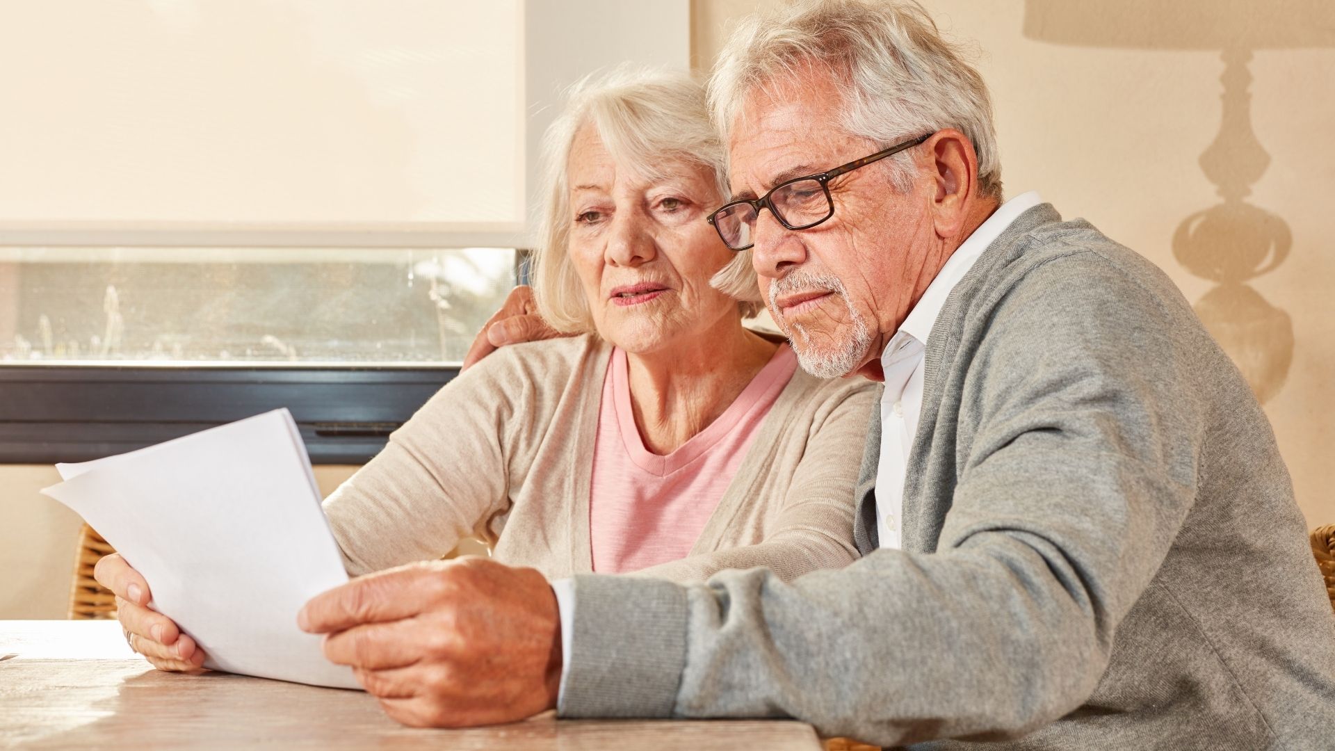 meu pai é aposentado minha mãe pode receber o loas